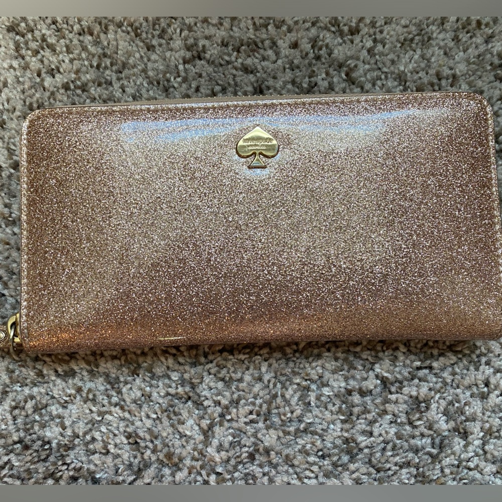 Kate Spade beautiful rose gold wallet